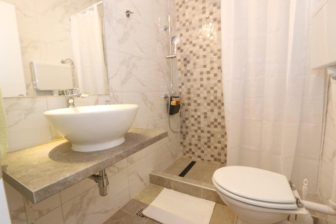 Rooms Bambina Lun  Exterior photo